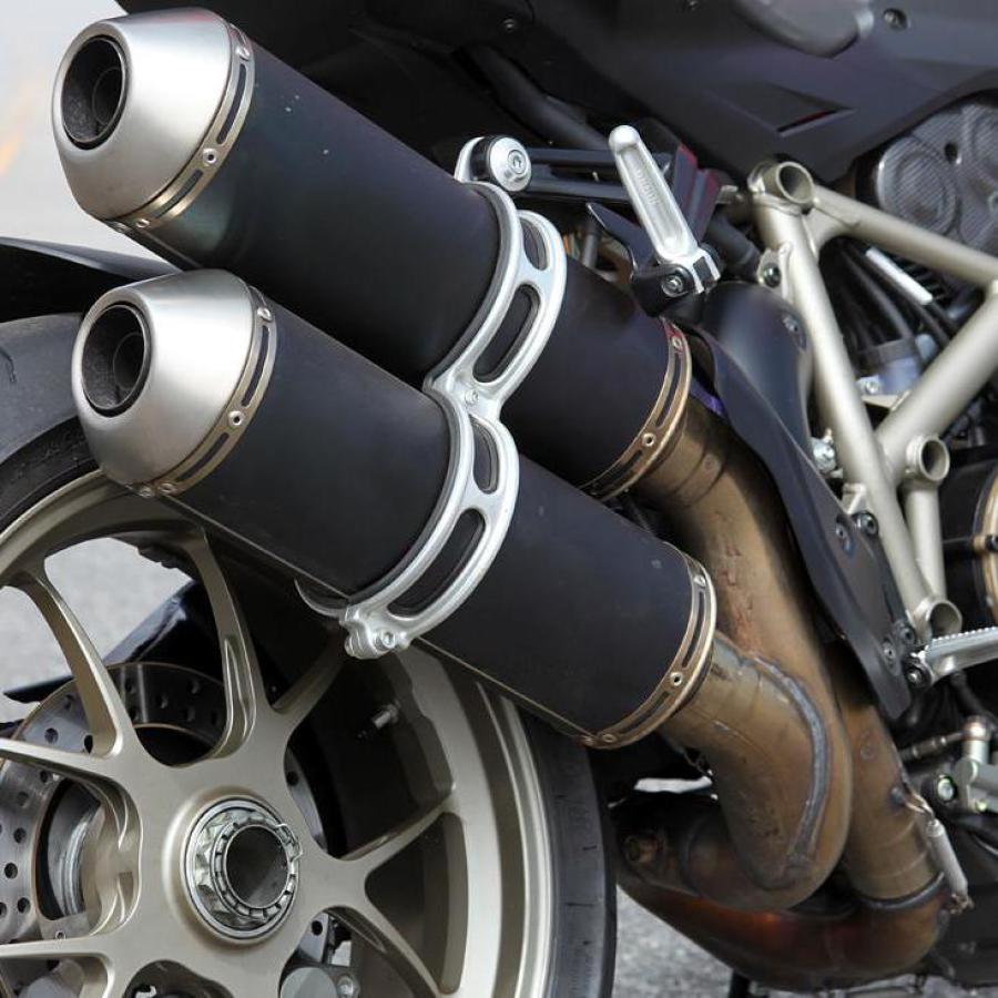 Ducati Einarmschwinge Reifenmontage